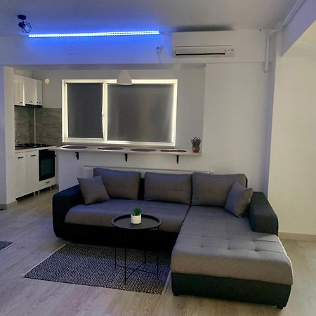 Black&White Suites Craiova Buitenkant foto