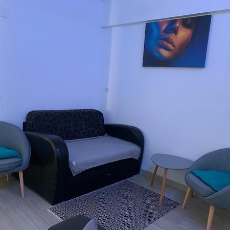 Black&White Suites Craiova Buitenkant foto